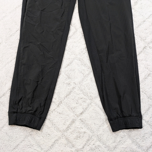 Athleta Pants Women's 2 Black Textured Brooklyn Jogger Nylon Light Run Travel - Picture 3 of 11